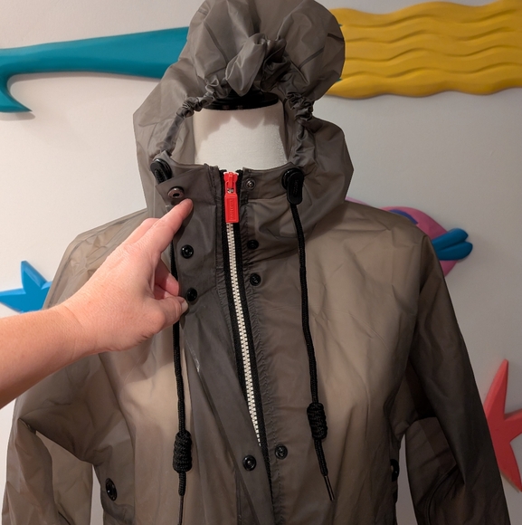 Hunter Rain Jacket. Size XS. EUC. - Picture 2 of 14